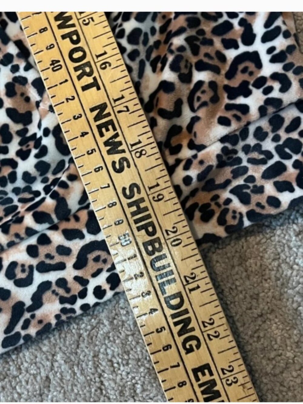 Victoria's Secret Animal Print Velour Full Zip Hoodie Size Large - Picture 8 of 8